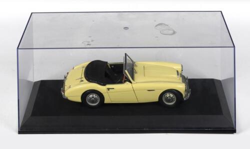 AUSTIN: A 1:18 scale Austin Healey convertible model by Kyosho