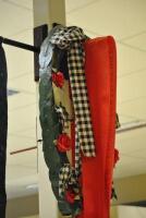 MERCEDES 450SLC: Bryan Thomson's winners wreath and two red silk winners sashs - 3