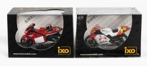 YAMAHA: TWO NOS 1:24 scale IXO Yamaha YZR500 '#3 M.Biaggi / Yamaha 500 '#1 W.Rainey World Champion 1991'