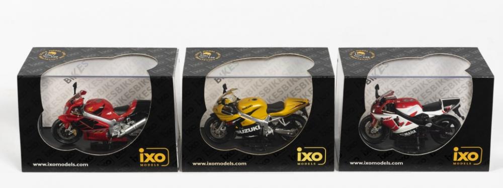 HONDA/SUZUKI/YAMAHA: THREE NOS 1:24 scale IXO Honda VTR1000 SPI