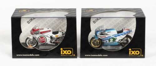 YAMAHA & SUZUKI: TWO NOS 1:24 scale IXO Yamaha TZ250L '#2 C.Sarron - World Champion 250CC 1984' / Suzuki RGV500 '#34 K.Schwantz - 1993'