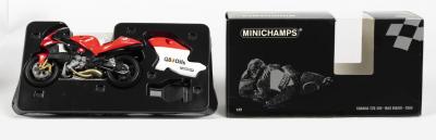 YAMAHA: A NOS 1:12 scale Minichamps Yamaha YZR500 #4 Max Biaggi - 2000