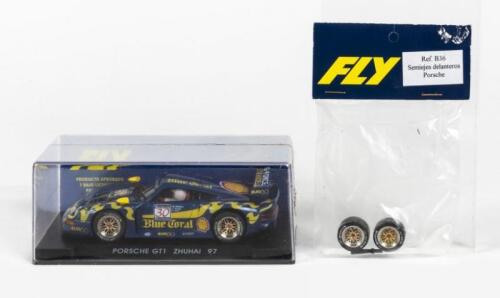 PORSCHE: A NOS 1:32 sale FLY Porsche GT1 ' Zhuhai 97' #30 slot car