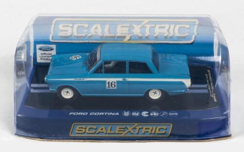 FORD: A NOS 1:32 scale ScaleXtric Ford Cortina 'F. Dal Lago #16' slot car