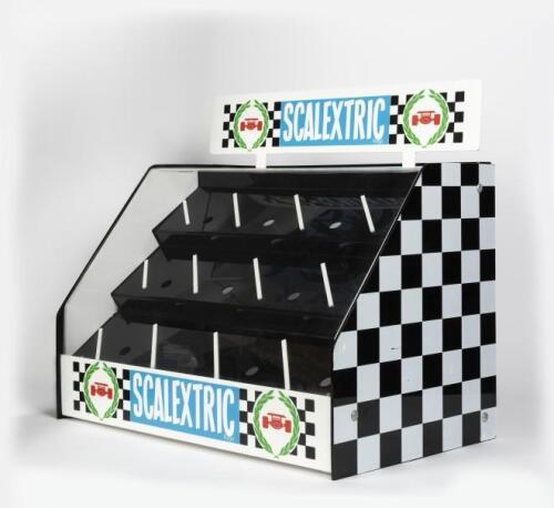DEALER MERCHANDISER: A large & impressive ScaleXtric Perspex Dealer merchandiser (43cm high x 61cm wide x 39cm deep)