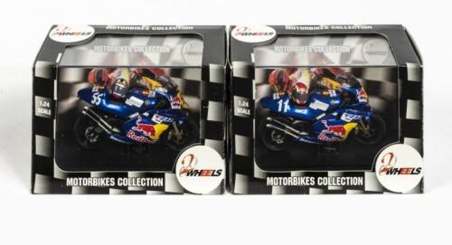 YAMAHA: TWO NOS 1:24 scale 2Wheels Yamaha YZR500 'Simon Crafar - 1998 #11'/"Regis Laconi -1998 #55'