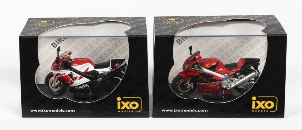 YAMAHA & HONDA: TWO NOS 1:24 scale IXO Yamaha R7 OW -02 & Honda