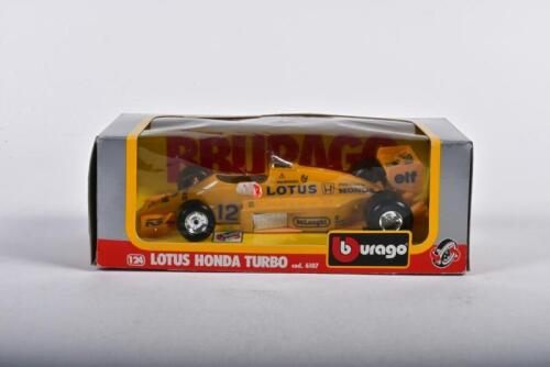 LOTUS: A 1:24 scale Bburago LOTUS HONDA TURBO F1 model (cod. 6107). Original and boxed