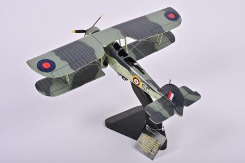 FAIREY SWORDFISH: An impressive Bravo Delta Models 1:36 scale 1941 Fairey Swordfish. John Moffat signature. L.E of 100 (25cm high x 45.5cm wide)