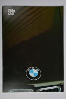 BMW: A 1986 BMW 525e & 535i (E28) colour sales brochure. Australian specifications showing BMW models with Victorian number plates