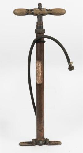 PUMP: An Edwardian timber handed and brass foot pump 'Renrut Quad Pump MkII'&nbsp;&nbsp;by William Turner (Kismet Ltd) Sheffield, folding feet and valve fitting, 64cm high