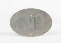 BADGE: A circa 1960s/1970s RAC Great Britain oval aluminum vehicle plaque with raised lettering - 2
