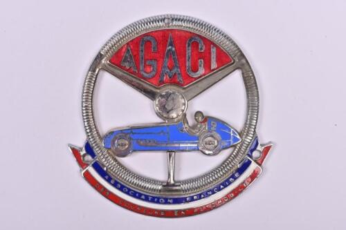 A.G.A.C.I: An 'Association G&eacute;n&eacute;rale Automobile des Coureurs Ind&eacute;pendants' car grill badge