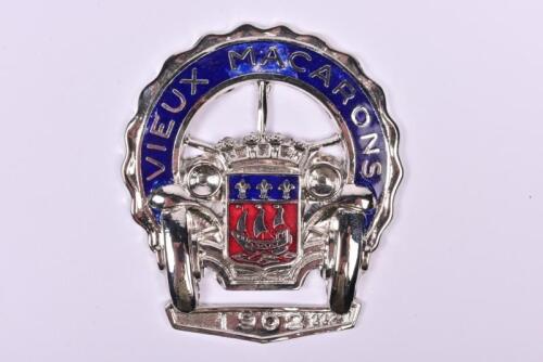 VIEUX MACARONS: A 1902 'VIEUX MACARONS' car club badge. Membership Number '112'