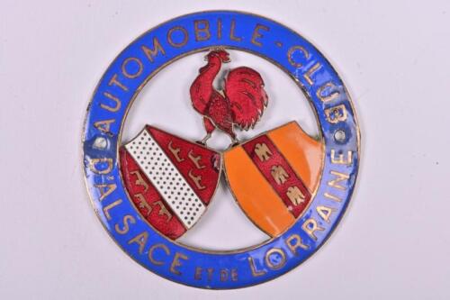 AUTOMOBILE CLUB DE VICHY: An Automobile Club DE VICHY car badge with regional crests emblem to centre, mounting holes; measures 9 cm in diameter.