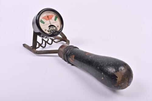 VOLTAGE TESTER: A 'MASTERS INSTRUMENTS PTY LTD. C.T.1 MODEL' voltage tester