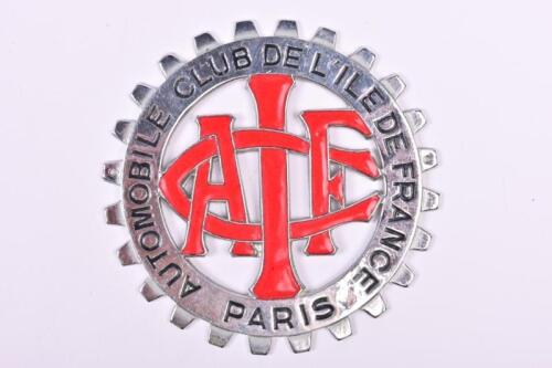 AUTOMOBILE CLUB DE L'ILE: A nickel plated 'AUTOMOBILE-CLUB DE L'ILE DE FRANCE' membership badge