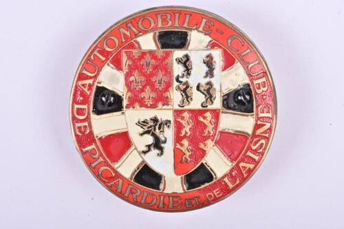 AUTOMOBILE CLUB de PICARDIE et de L'AISNE: A 'AUTOMOBILE CLUB de PICARDIE et de L'AISNE' car badge