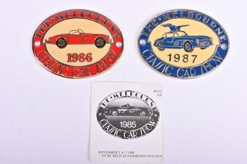 MELBOURNE CLASSIC CAR SHOW: Two 'THE MELBOURNE CLASSIC CAR SHOW' car badges from 1986 and 1987