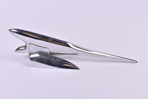 HOLDEN: A FJ accessory hood ornament