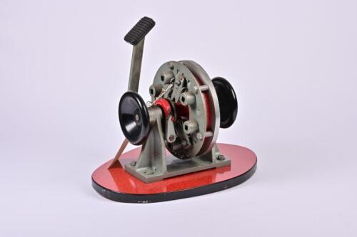 CLUTCH PLATE: A German made (F&S) single clutch working model.