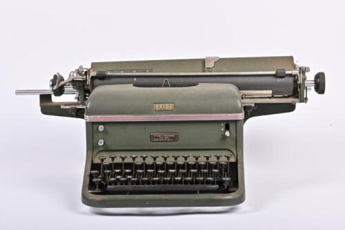 TYPEWRITER: A Swedish 1951 Halda model 6 typewriter, distributed by Sydney Pincombe