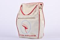 QANTAS AIRWAYS: A circa 1970s Qantas Airlines flight bag with rope handles, 37cm high - 3