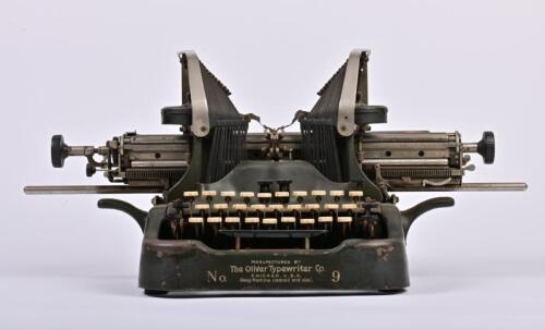 TYPEWRITER: A circa 1920 Oliver typewriter with the standard keyboard, made in the USA, 28cm high, 58cm wide, 36cm deep
