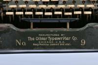 TYPEWRITER: A circa 1920 Oliver typewriter with the standard keyboard, made in the USA, 28cm high, 58cm wide, 36cm deep - 2