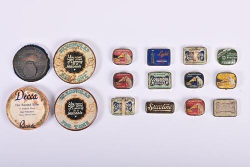 GRAMOPHONE PERIPHERALS: A collection of 12 gramophone needles and 4 record cleaners