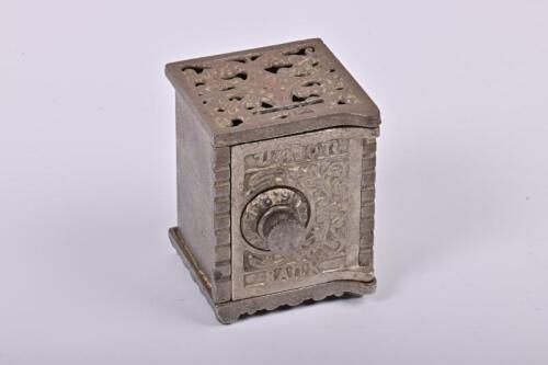 MONEY BOX: A 1904 American cast iron and steel Union Bank money box made by Kenton Hardware Co, 8.5cm high