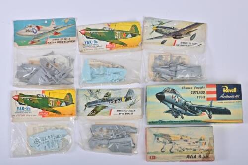 AVIATION MODEL KITS: Four vintage aviation model kits, two in original boxes, the largest box 4cm high, 26cm wide, 10cm deep