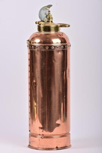 FIRE EXTINGUISHER: A vintage copper and brass fire extinguisher, 60cm high
