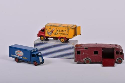 DINKY SUPERTOYS: Three Dinky Supertoy models. 918 Guy Van 'EVER READY, 923 BIG BEDFORD VAN "HEINZ" & 581 'HORSE-BOX'