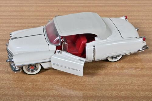 CADILLAC: A 1:24 scale Franklin Mint 1953 Cadillac Eldorado
