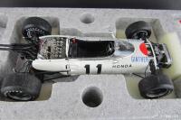 HONDA: A 1:18 scale Honda RA272 F1 by Autoart. - 3