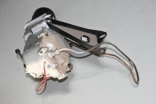 ROLLS ROYCE: A 1987 Rolls Royce Silver Spur Spirit transmission actuator shifter part number UG13505