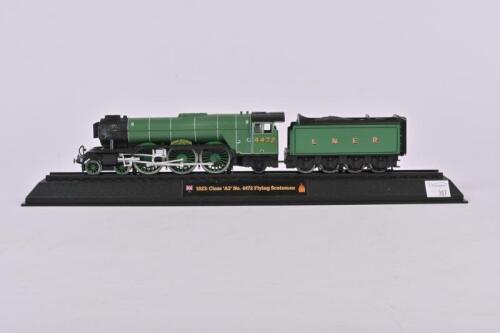 AMERCOM MODELS: An Amercom die-cast plastic model Class A3 Flying Scotsman - 1923 diecast model No LN-12 1:160 Scale