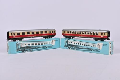 MARKLIN: Two M&auml;rklin H0 4058/4085 DB 1st class passenger carriages, both boxed