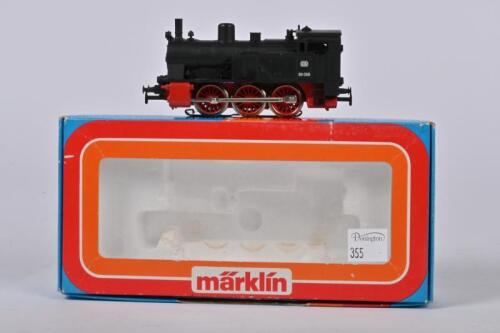 MARKLIN: A M&auml;rklin H0 3104 0-6-0 DB tender loco, boxed with instructions