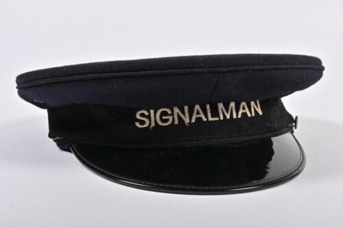 SIGNALMAN'S CAP: A cap with embroidered label Signalman by Burton