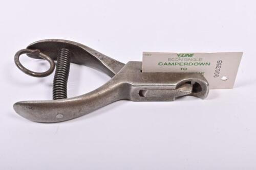VICTORIAN RAILWAYS: A Victorian railways cast iron ticket nipper