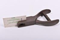 VICTORIAN RAILWAYS: A Victorian railways cast iron ticket nipper