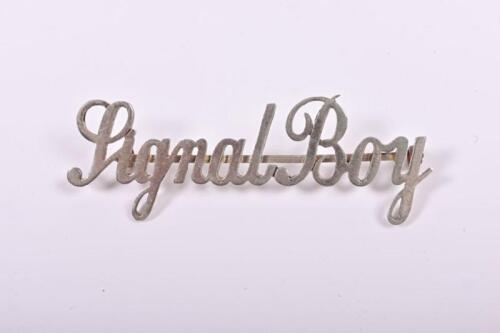 SOUTH AFRICAN RAILWAYS: A metal cap badge 'Signal Boy'