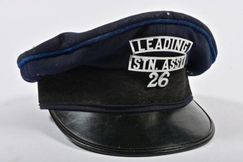 VICTORIAN RAILWAYS: An original cap featuring metal badge for 'Leading Station Assistant 26', size 6 3/4