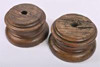 ARCHITECTURAL ELEMENTS: A pair of oak architectural elements, 15cm high, 26cm diameter - 3