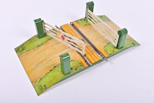 MECCANO: A Hornby Trains Level crossing gate set