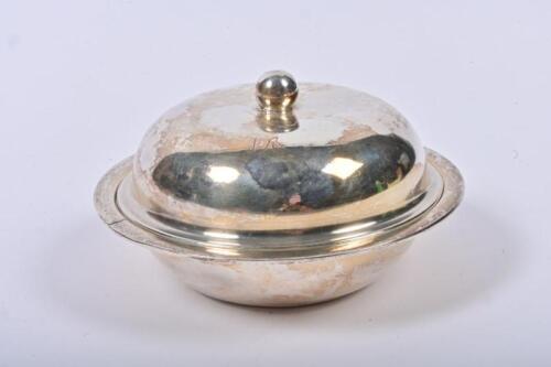 VICTORIAN RAILWAYS: A sterling plated tureen by Platers Melbourne with Victorian Railways stamp to base and VR inscribed to lid, 13.5cm diameter