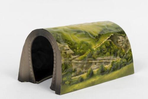 MARKLIN: A Marklin tin model railway tunnel, in original box