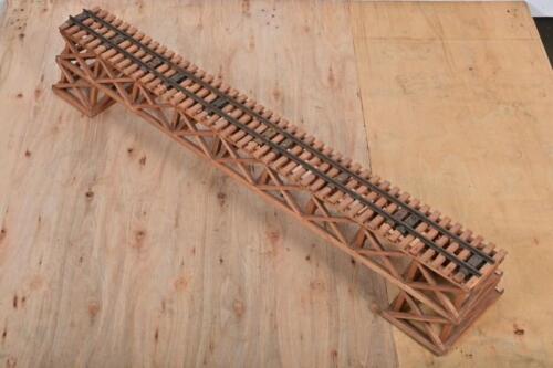 VIADUCT: An O gauge wooden viaduct with track, 92cm long